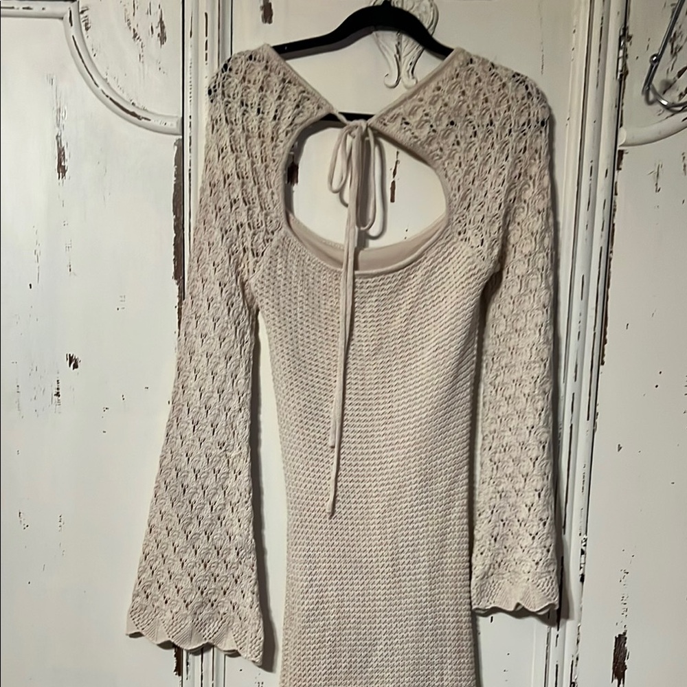 4SI3NNA Cream Tan Bell Sleeve Sheath Dress - Picture 11 of 14
